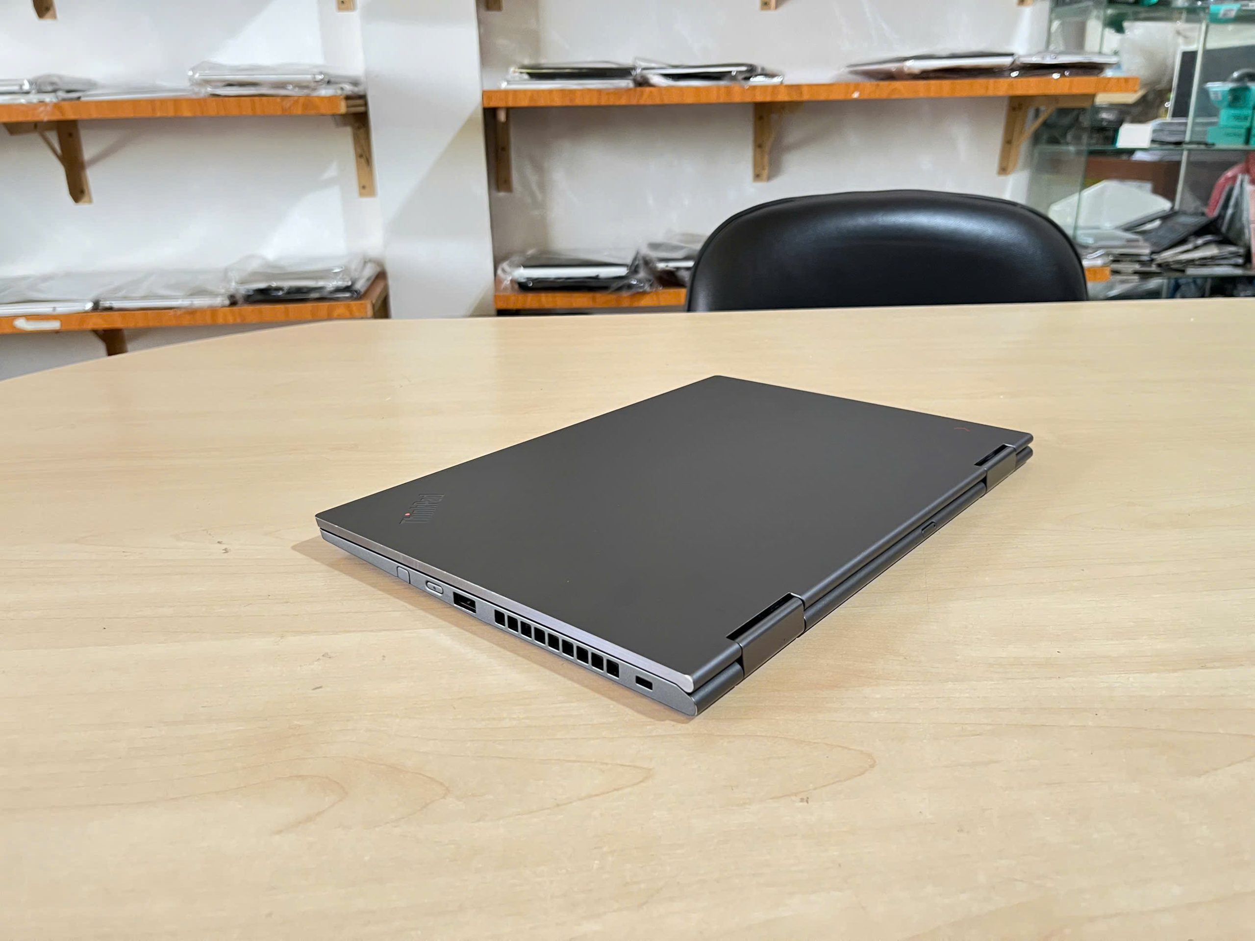 Lenovo Thinkpad X1 Yoga Gen 4
