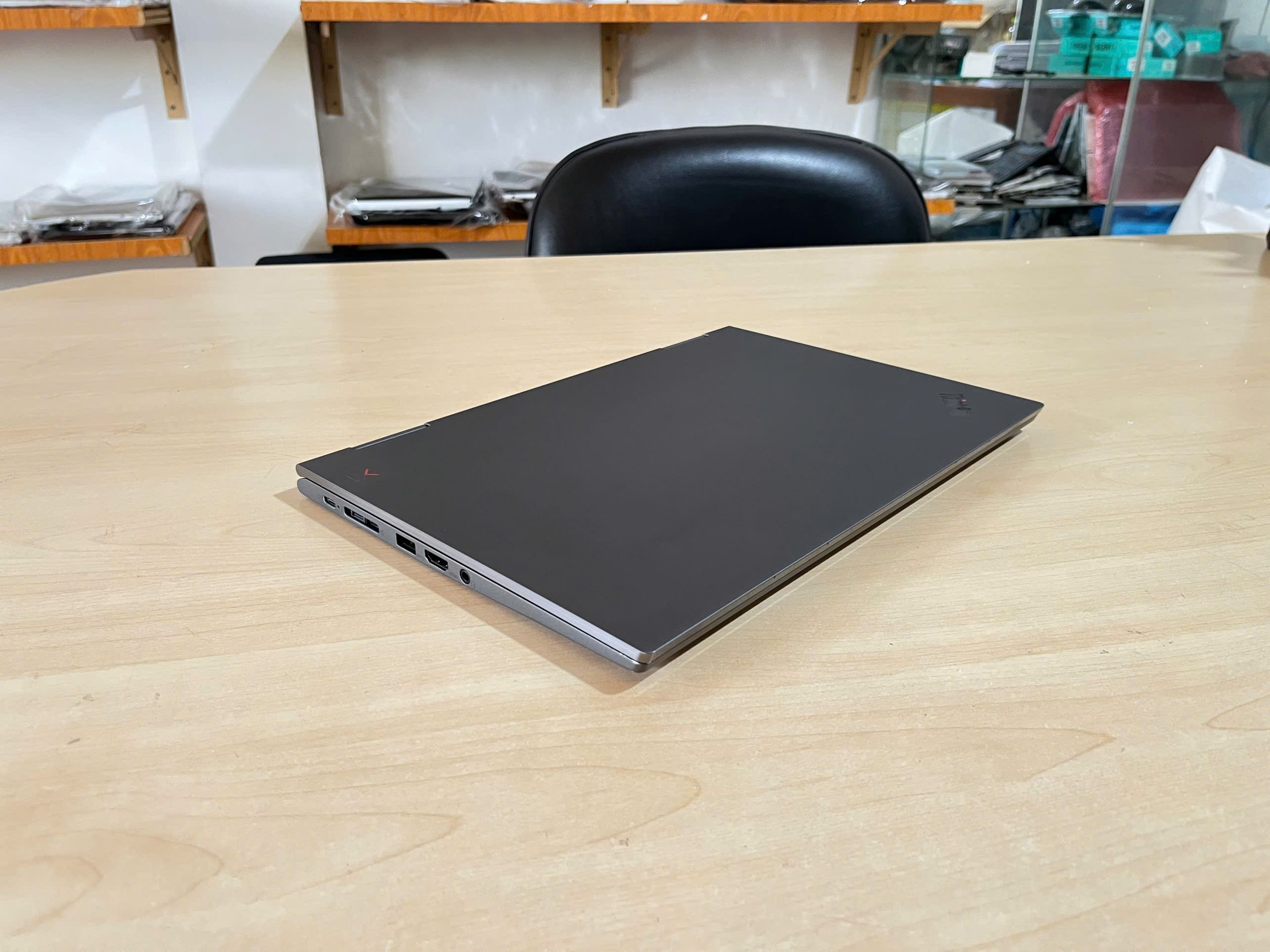 Lenovo Thinkpad X1 Yoga Gen 4 / LTE - Image 4
